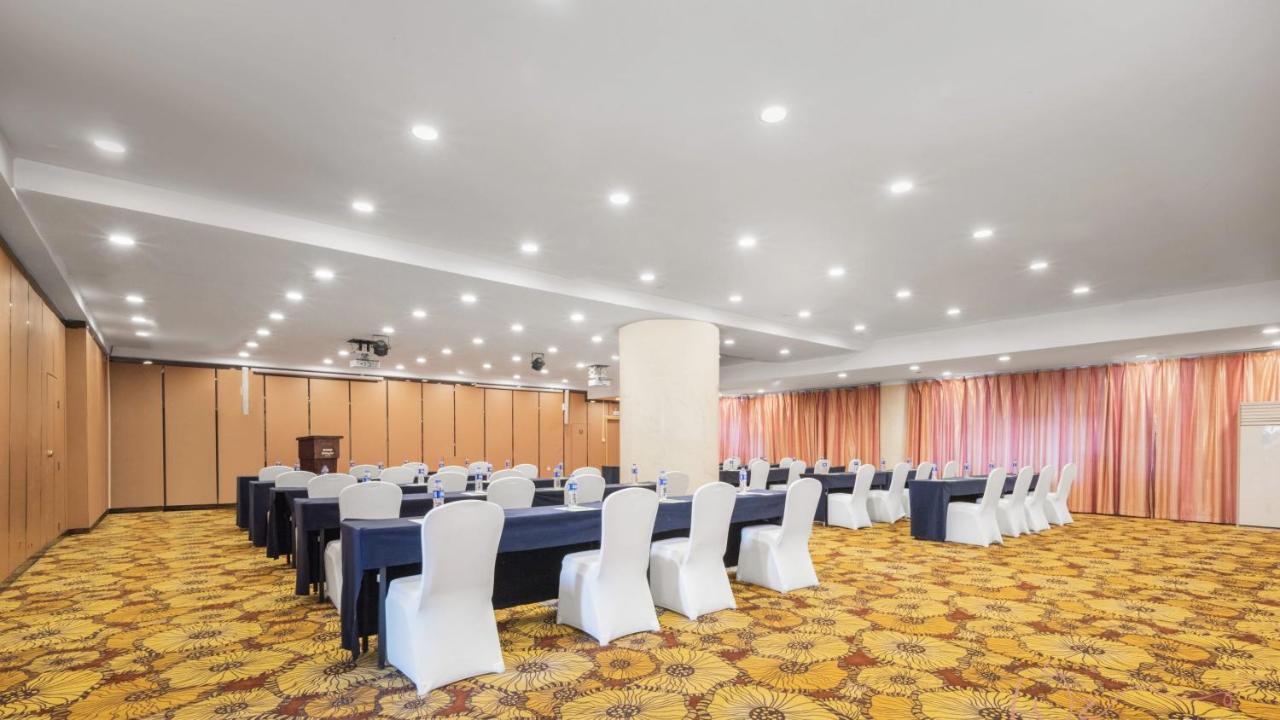 Holiday Inn Shijiazhuang Central By Ihg Exterior foto
