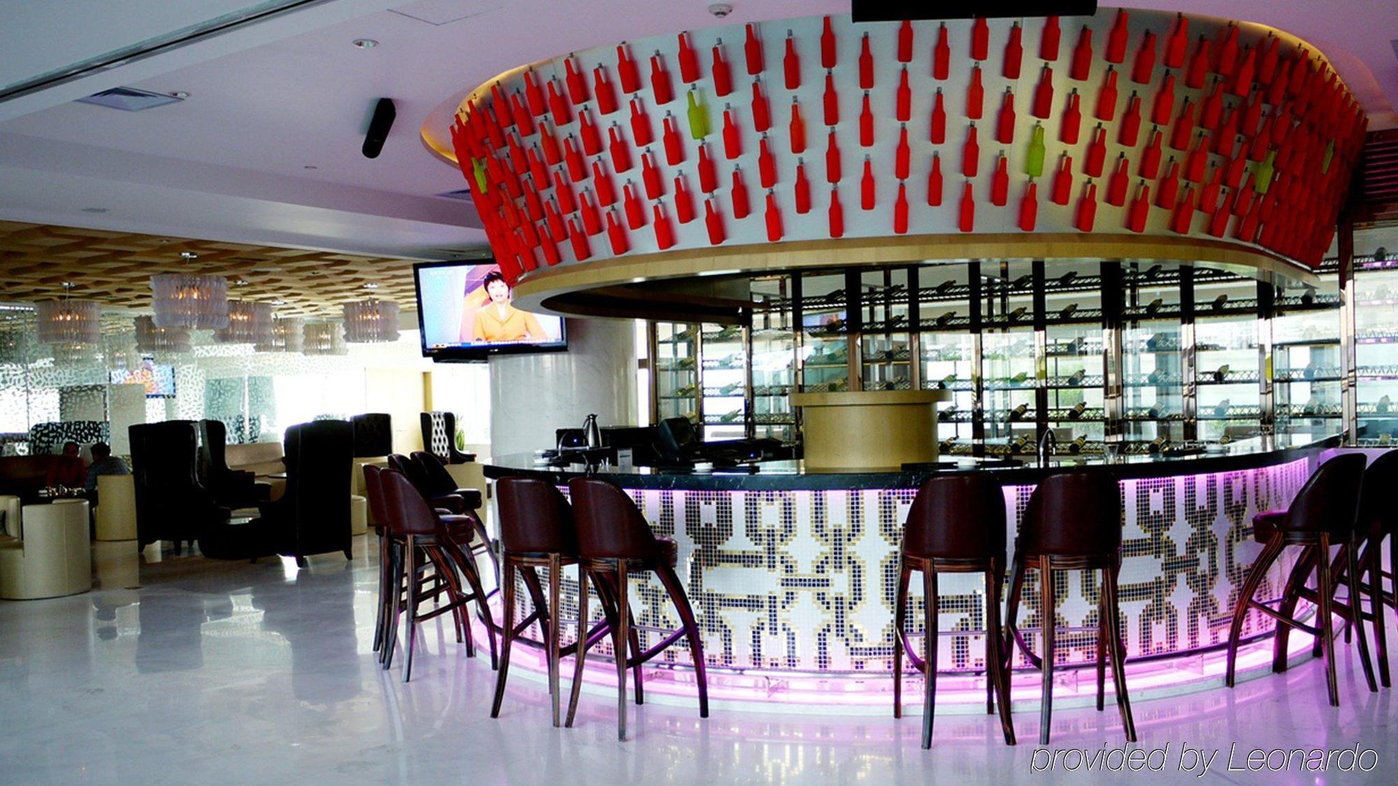 Holiday Inn Shijiazhuang Central By Ihg Exterior foto
